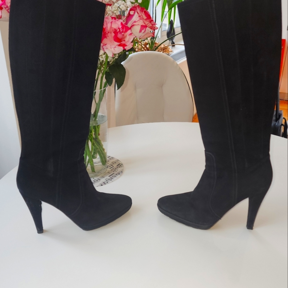 Beautiful Valentino Garavani high heels black boots, size 39,5; made in Italy